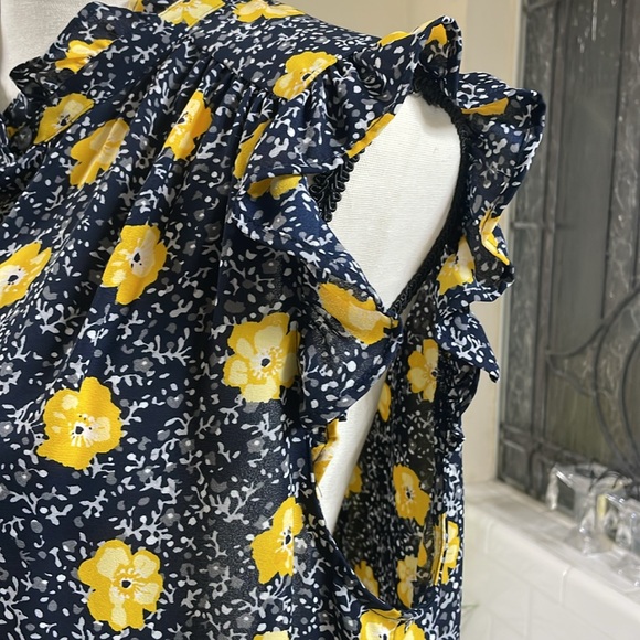 LOFT Navy and yellow Floral Top. Sz Large . NEW condition - Picture 2 of 5